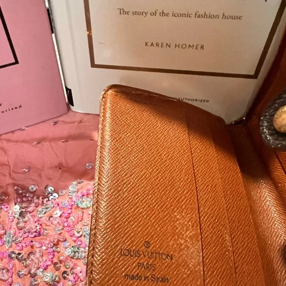 Louis Vuitton COA Compact Zippé wallet in the classic Monogram canvas EUC - Picture 5 of 9